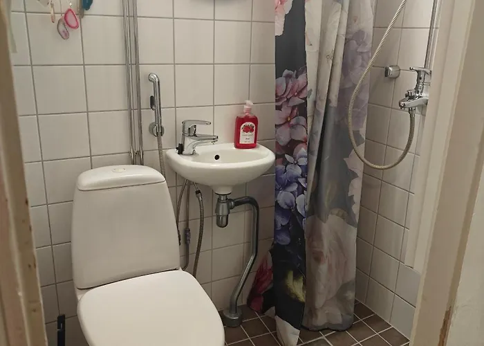 Cozy By The Isopuisto Park Apartment *